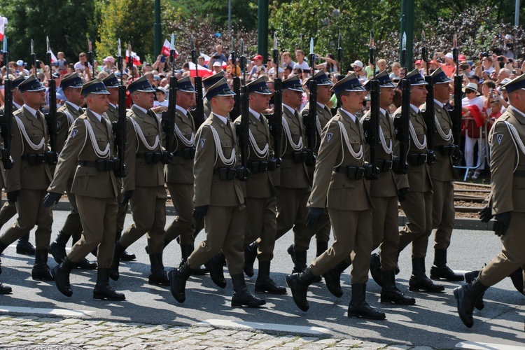 Katowice. Defilada "Wierni Polsce"