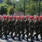 Katowice. Defilada "Wierni Polsce"