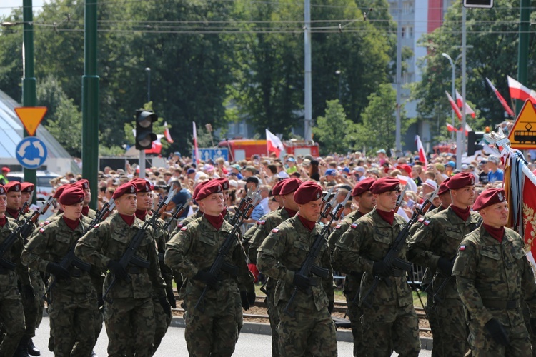 Katowice. Defilada "Wierni Polsce"