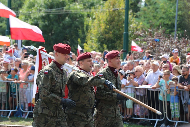 Katowice. Defilada "Wierni Polsce"