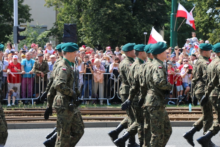 Katowice. Defilada "Wierni Polsce"