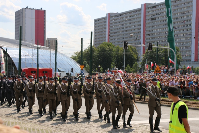 Katowice. Defilada "Wierni Polsce"