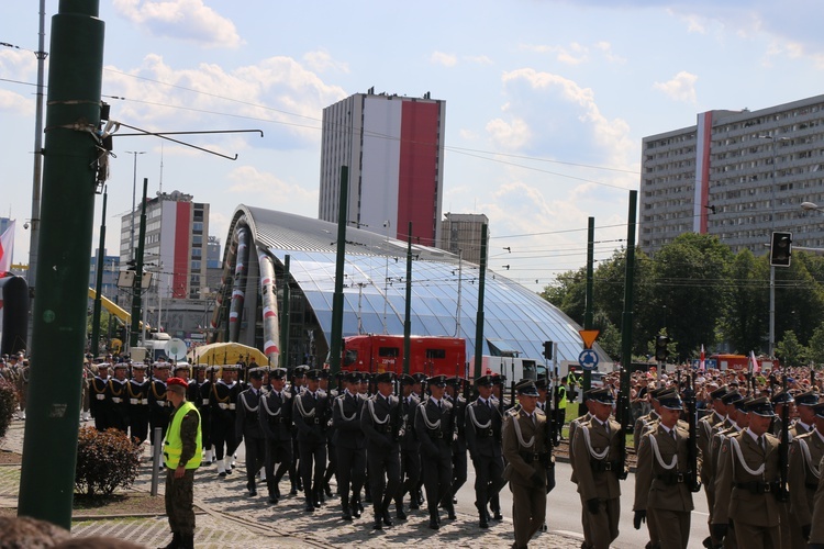 Katowice. Defilada "Wierni Polsce"