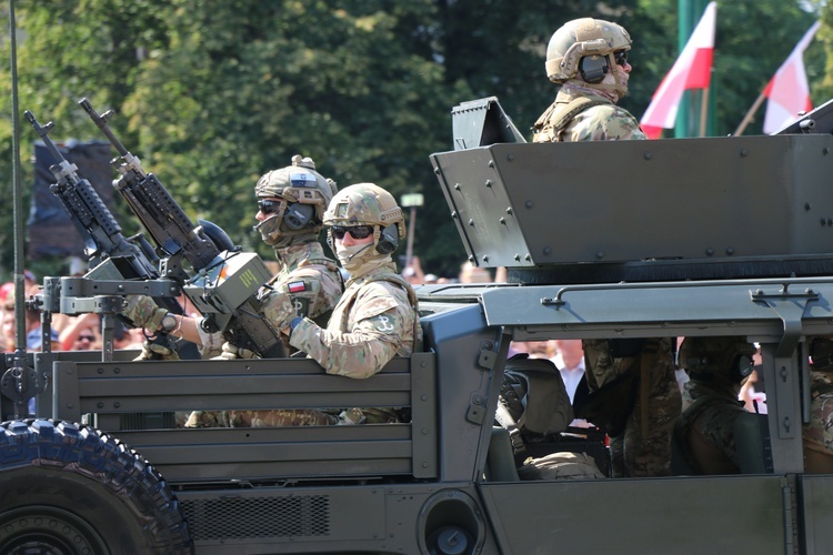 Katowice. Defilada "Wierni Polsce"