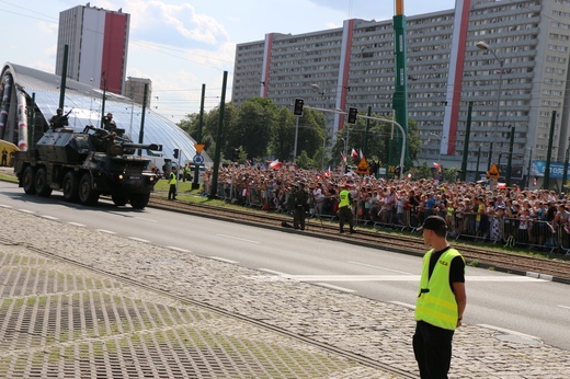 Katowice. Defilada "Wierni Polsce"