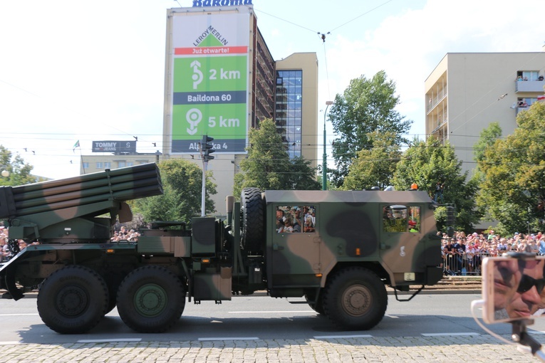 Katowice. Defilada "Wierni Polsce"