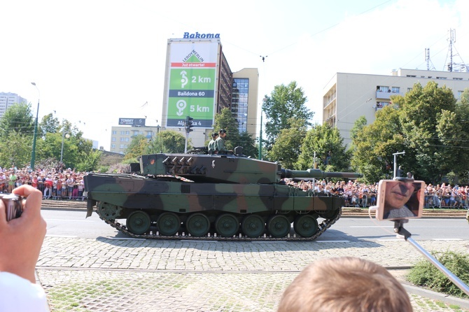 Katowice. Defilada "Wierni Polsce"