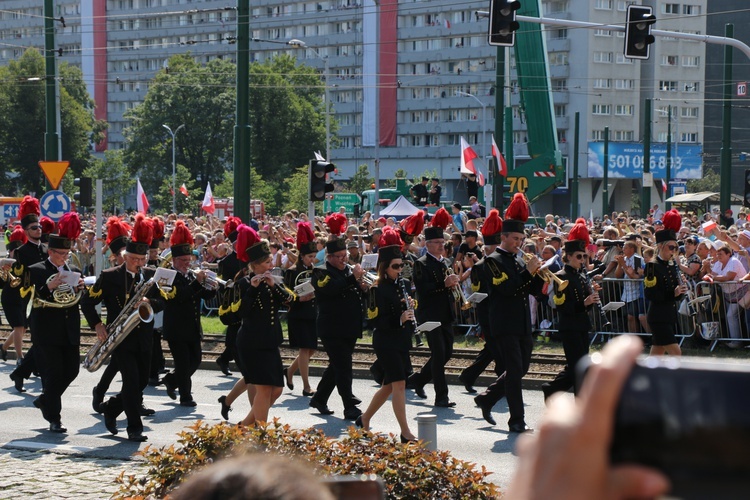 Katowice. Defilada "Wierni Polsce"