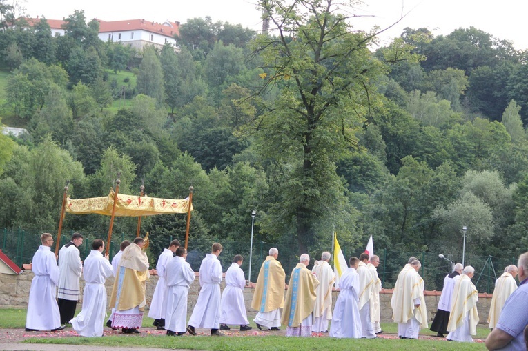 Sto lat obecności Sióstr Franciszanek Rodziny Maryi w Nowym Wiśniczu