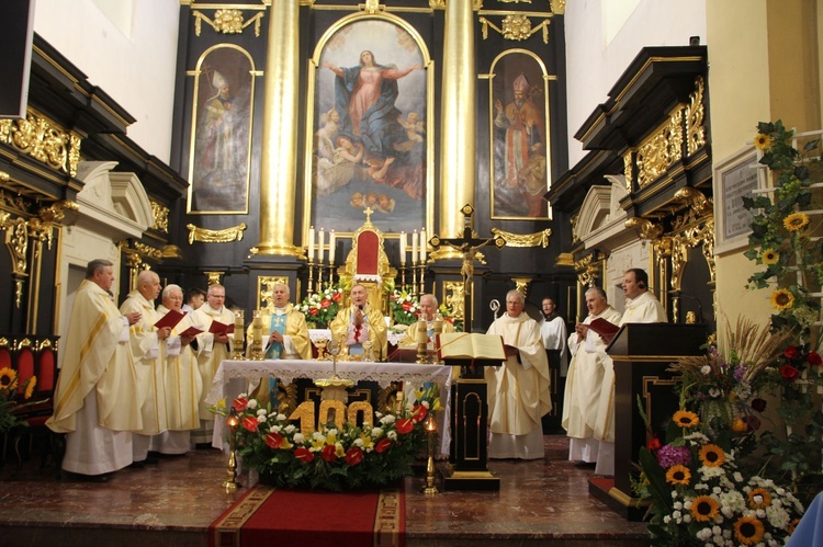 Sto lat obecności Sióstr Franciszanek Rodziny Maryi w Nowym Wiśniczu