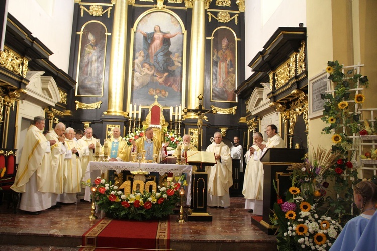 Sto lat obecności Sióstr Franciszanek Rodziny Maryi w Nowym Wiśniczu