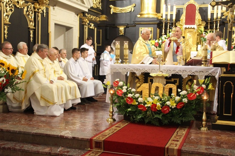 Sto lat obecności Sióstr Franciszanek Rodziny Maryi w Nowym Wiśniczu