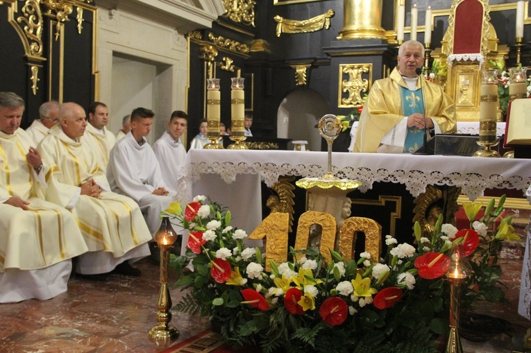 Sto lat obecności Sióstr Franciszanek Rodziny Maryi w Nowym Wiśniczu