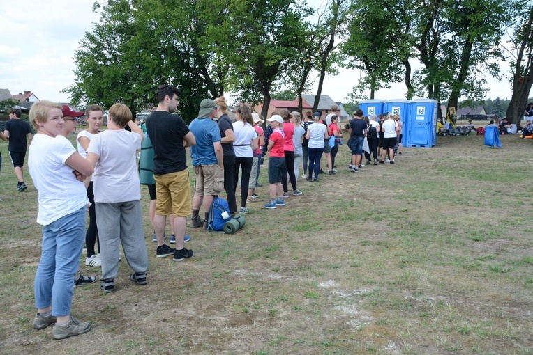 Pielgrzymkowy obiad w Gwoździanach