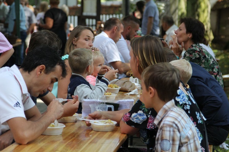 Głębowice - piknik parafialny i konkurs na "Bukiet ziela"