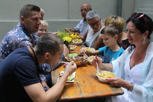 Głębowice - piknik parafialny i konkurs na "Bukiet ziela"