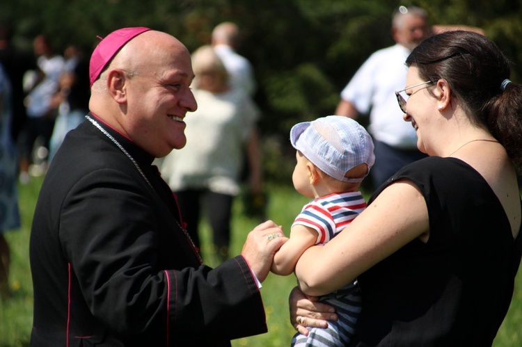 Uroczystość Wniebowzięcia NMP i piknik wojskowy w Rychwałdzie