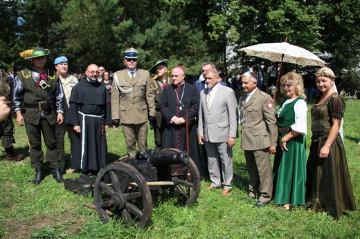 Uroczystość Wniebowzięcia NMP i piknik wojskowy w Rychwałdzie