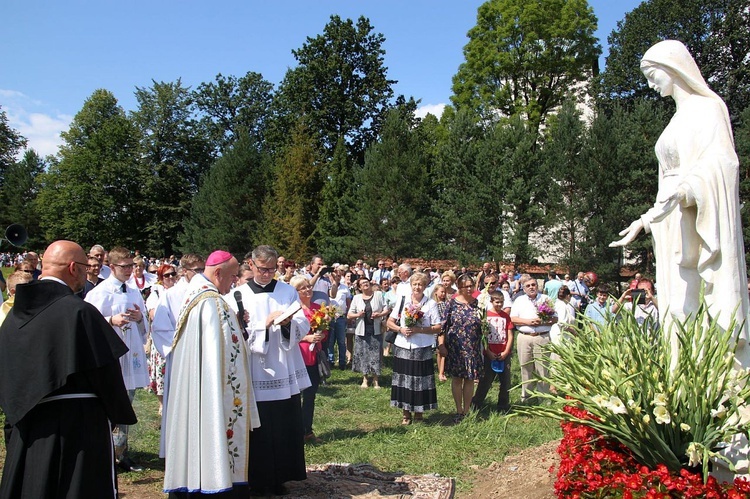 Uroczystość Wniebowzięcia NMP i piknik wojskowy w Rychwałdzie