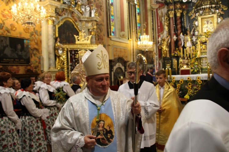 Uroczystość Wniebowzięcia NMP i piknik wojskowy w Rychwałdzie