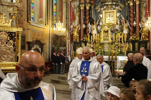 Uroczystość Wniebowzięcia NMP i piknik wojskowy w Rychwałdzie