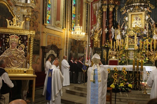 Uroczystość Wniebowzięcia NMP i piknik wojskowy w Rychwałdzie