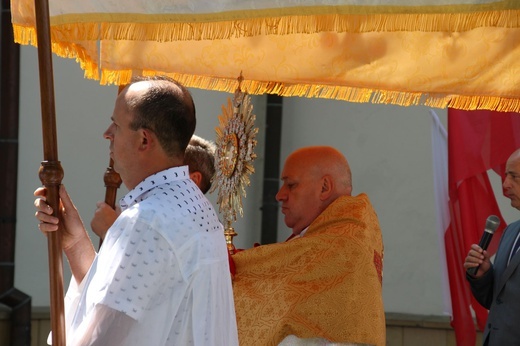Uroczystość Wniebowzięcia NMP i piknik wojskowy w Rychwałdzie