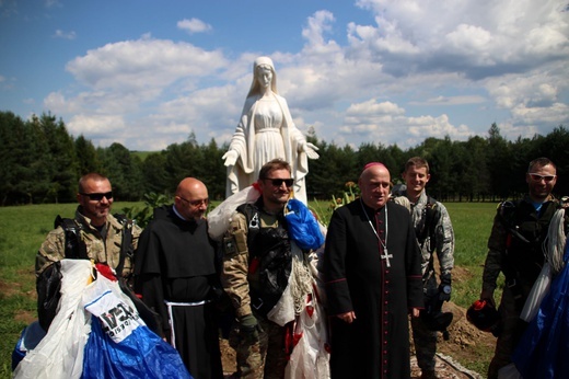 Uroczystość Wniebowzięcia NMP i piknik wojskowy w Rychwałdzie