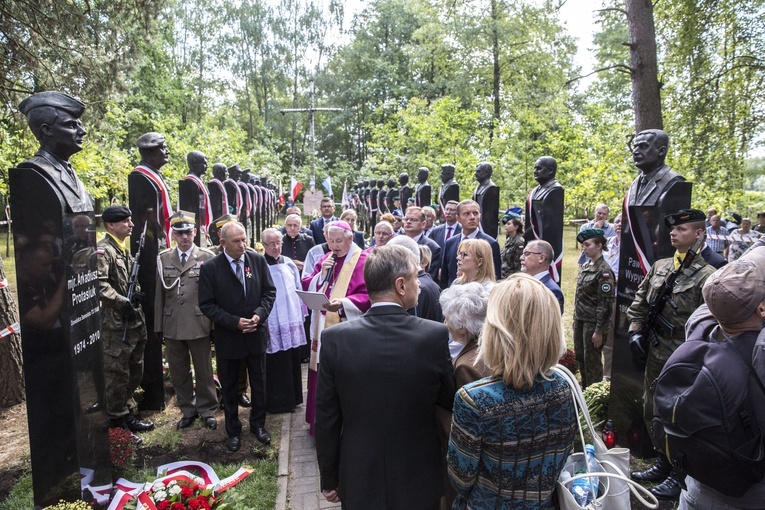 Polana Dębów Pamięci