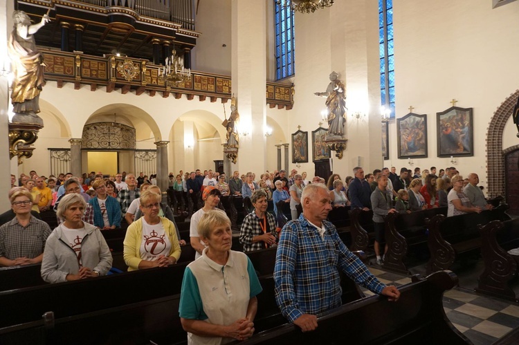 Ślubowane pielgrzymki z Sośnicy i Gliwic na Górę Świętej Anny