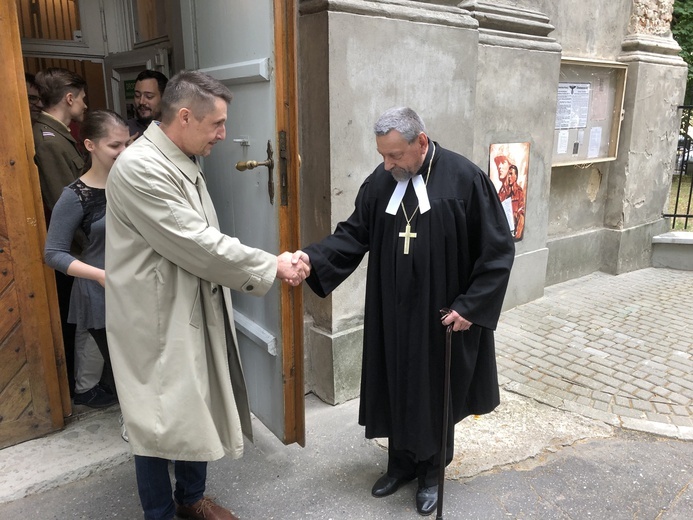 Powstaje film o biskupie, który nie chciał uciekać przed wojną