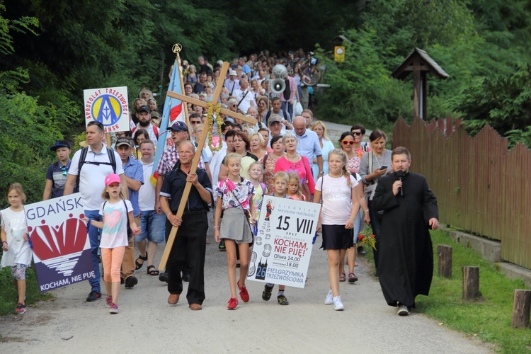 Pielgrzymka trzeźwości z Oliwy do sanktuarium w Matemblewie