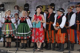 Na scenie wystąpił m.in zespół Ksinzoki.