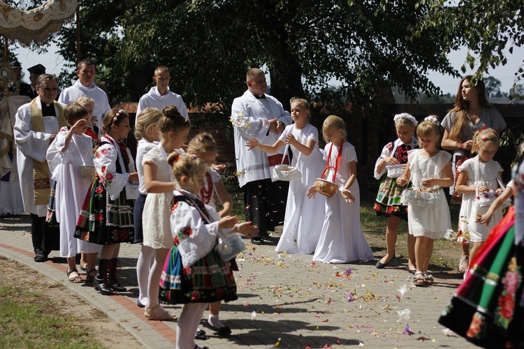 XVII Festyn Rodzinny w Bąkowie Górnym - Msza św.