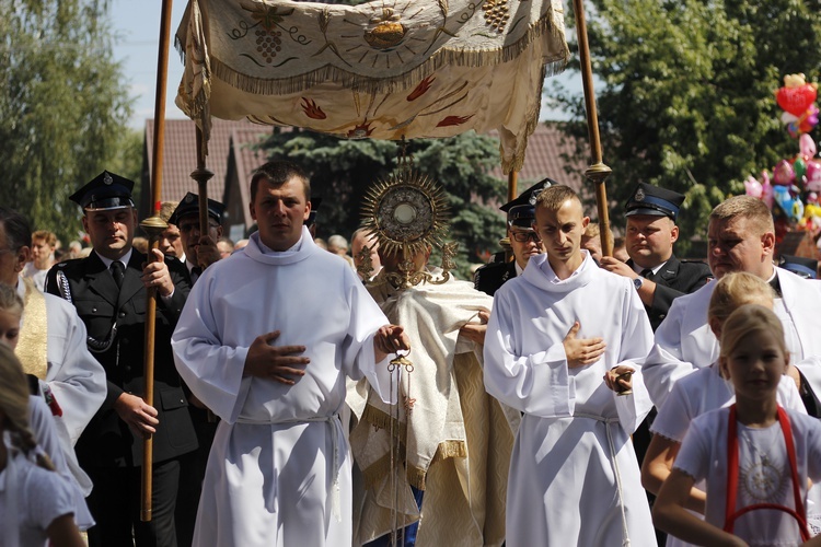 XVII Festyn Rodzinny w Bąkowie Górnym - Msza św.