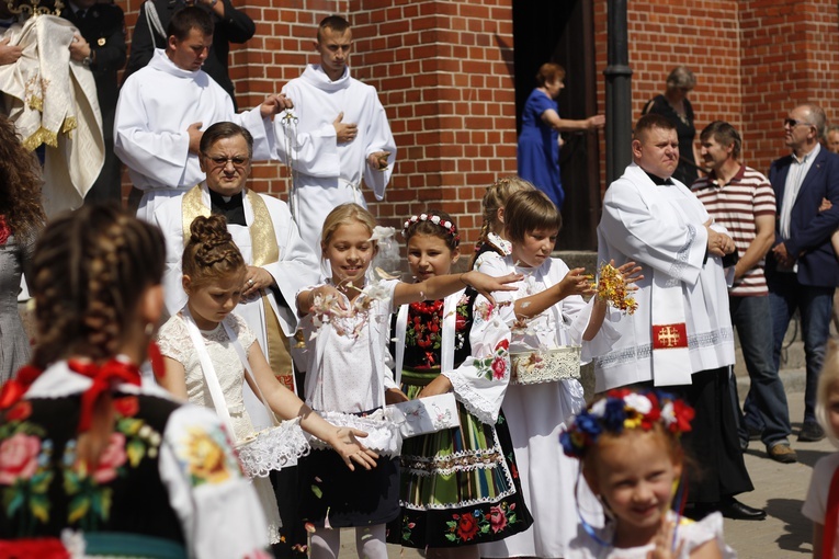 XVII Festyn Rodzinny w Bąkowie Górnym - Msza św.