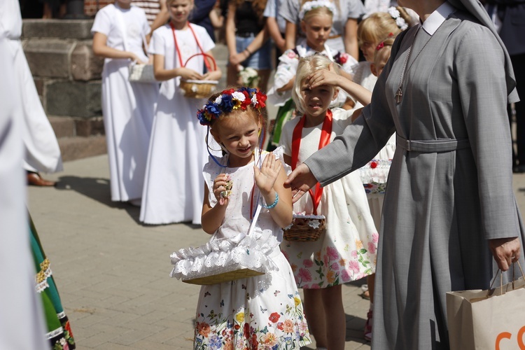 XVII Festyn Rodzinny w Bąkowie Górnym - Msza św.