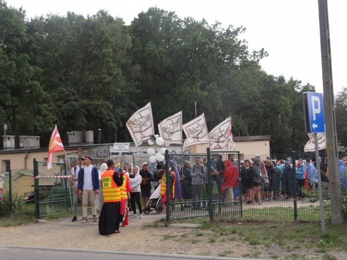 Postój pielgrzymki w Koszęcinie