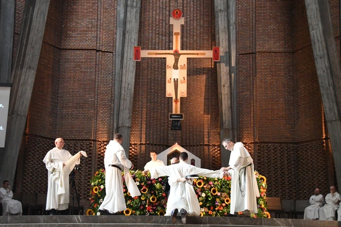 Obłóczyny u dominikanów