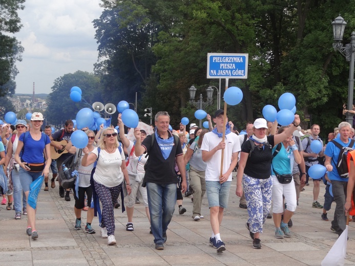 Pielgrzymka na Jasną Górę u celu - cz. 2.