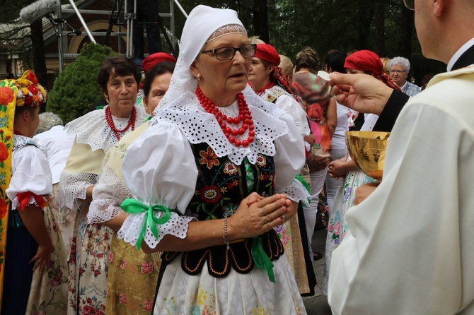 Piekarska pielgrzymka kobiet część 1.