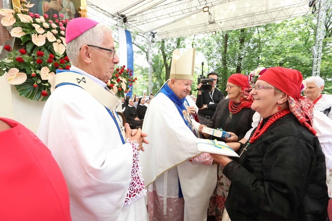 Piekarska pielgrzymka kobiet część 1.