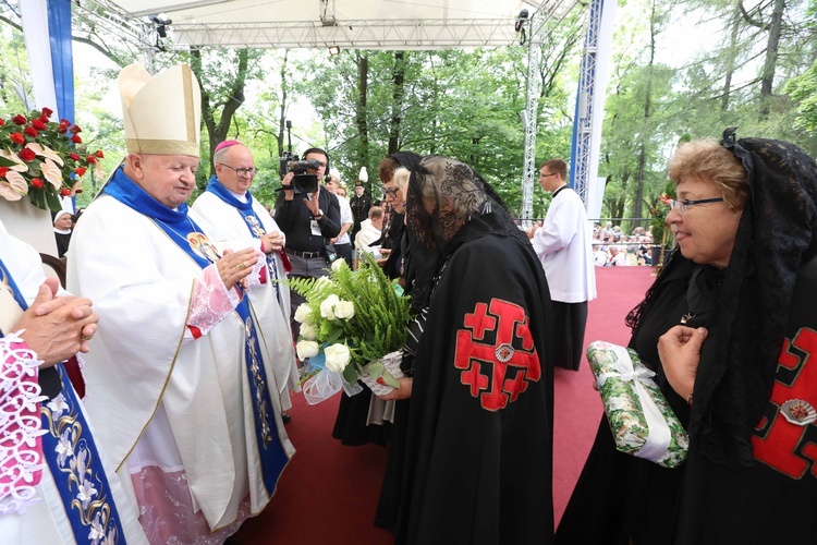 Piekarska pielgrzymka kobiet część 1.