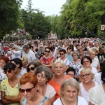 Piekarska pielgrzymka kobiet część 1.