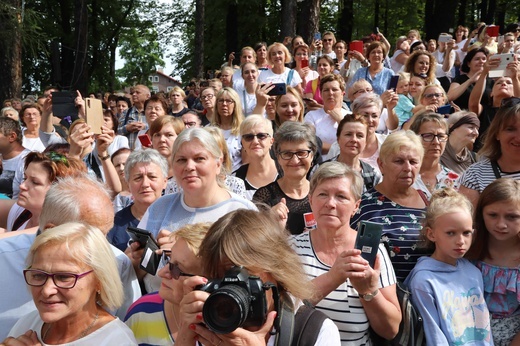 Piekarska pielgrzymka kobiet część 1.