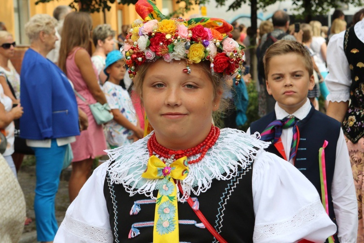 Piekarska pielgrzymka kobiet część 1.