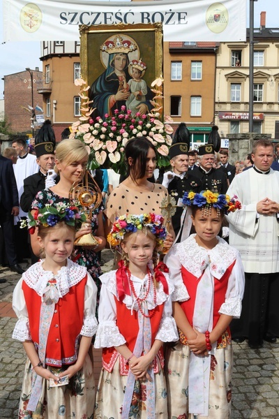 Piekarska pielgrzymka kobiet część 1.