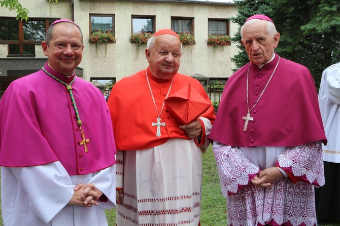 Piekarska pielgrzymka kobiet część 1.