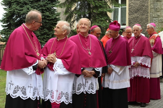 Piekarska pielgrzymka kobiet część 1.