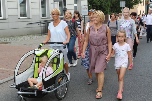 Piekarska pielgrzymka kobiet część 1.